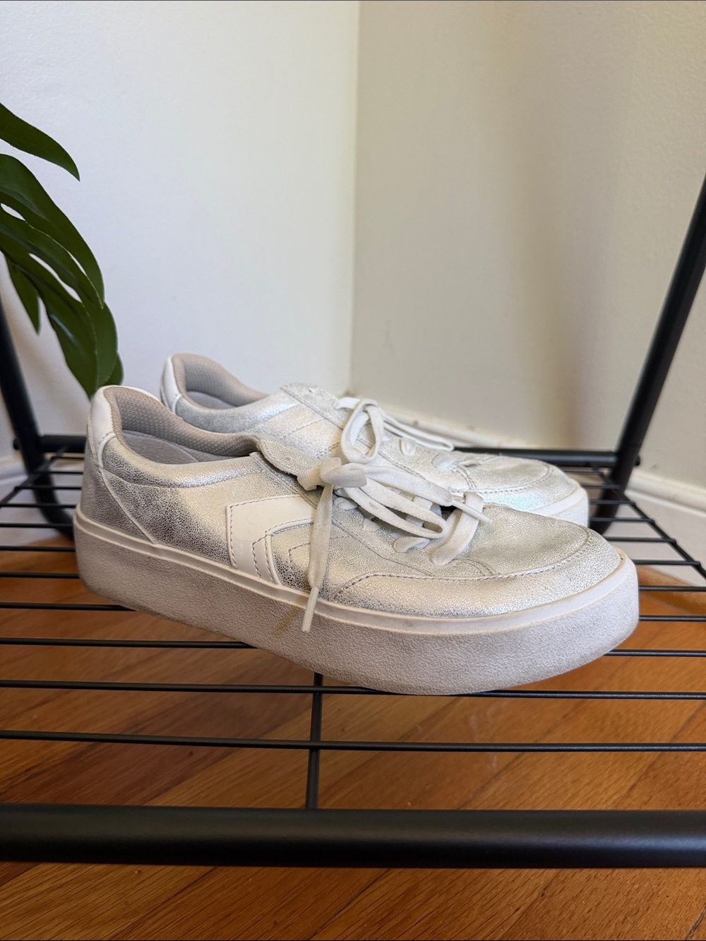 Dr. Scholl's Women's Cream and Metallic Lace-Up Casual Sneakers - Picture 3 of 5